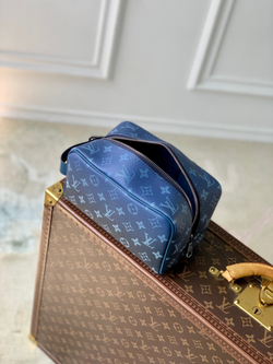 Louis Vuitton Locker Dopp Kit