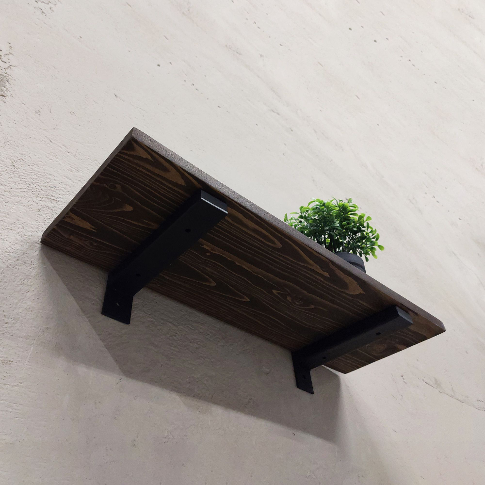 Настенные полки из натурального дерева в стиле Лофт