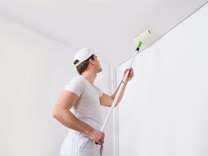 Как покрасить потолок