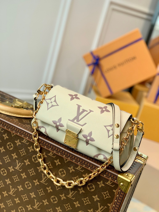Louis Vuitton Favorite