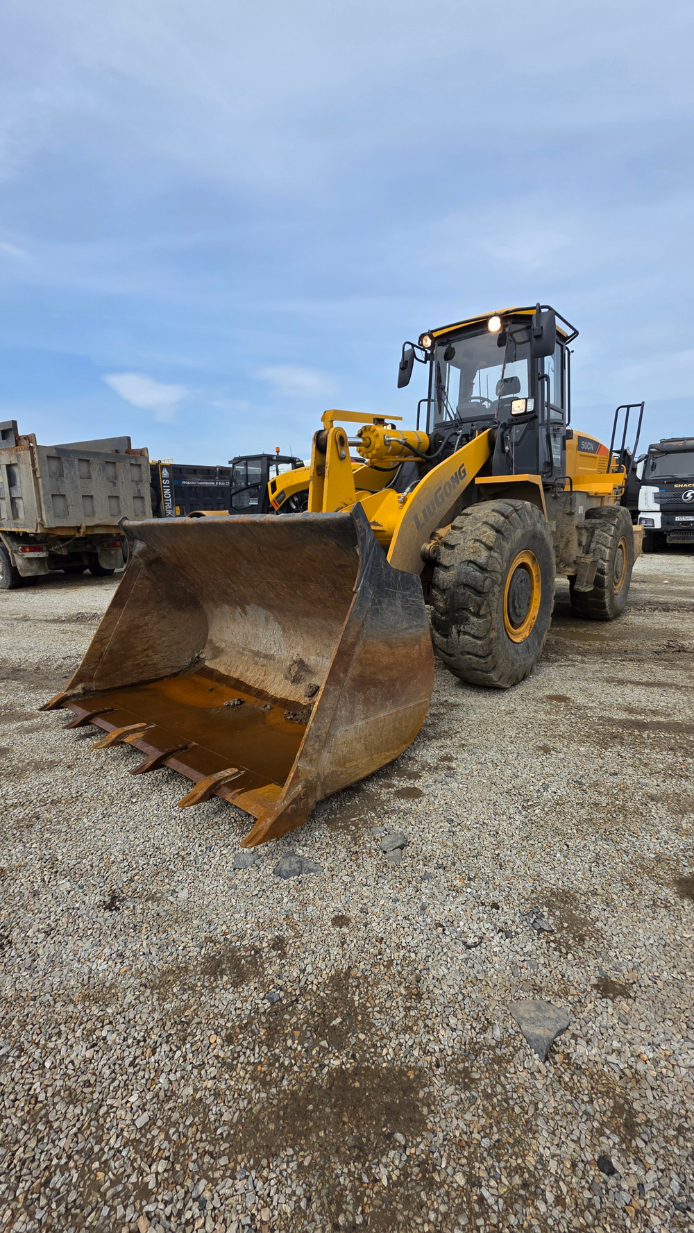 LiuGong ZL50* Фронтальный погрузчик ZL50CN (Дизельный, 9,3 л, 220 л.с., АТ)