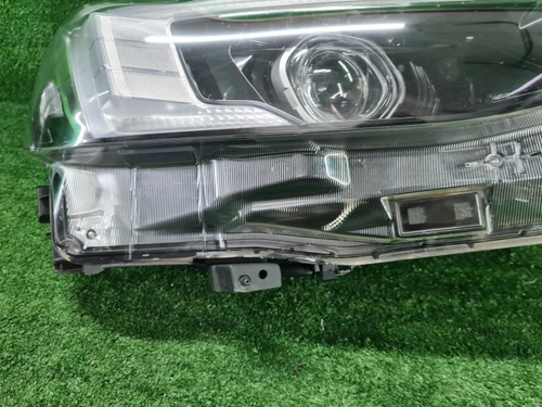 Фара правая Subaru Outback 6 (2019-2022) LED (В пленке)