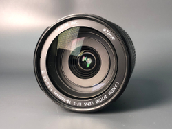 Canon EF-S 18-200mm 3.5-5.6 IS