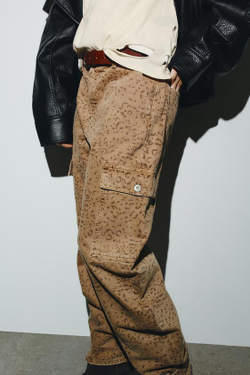 ZARA ДЖИНСЫ TRF BAGGY BALLOON С АНИМАЛИСТИЧЕСКИМ ПРИНТОМ, СВЕТЛО-КОРИЧНЕВЫЙ