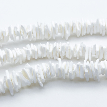 Ракушка, размер около 9-11 мм, цена за отрезок 19 см (1/2 нити)