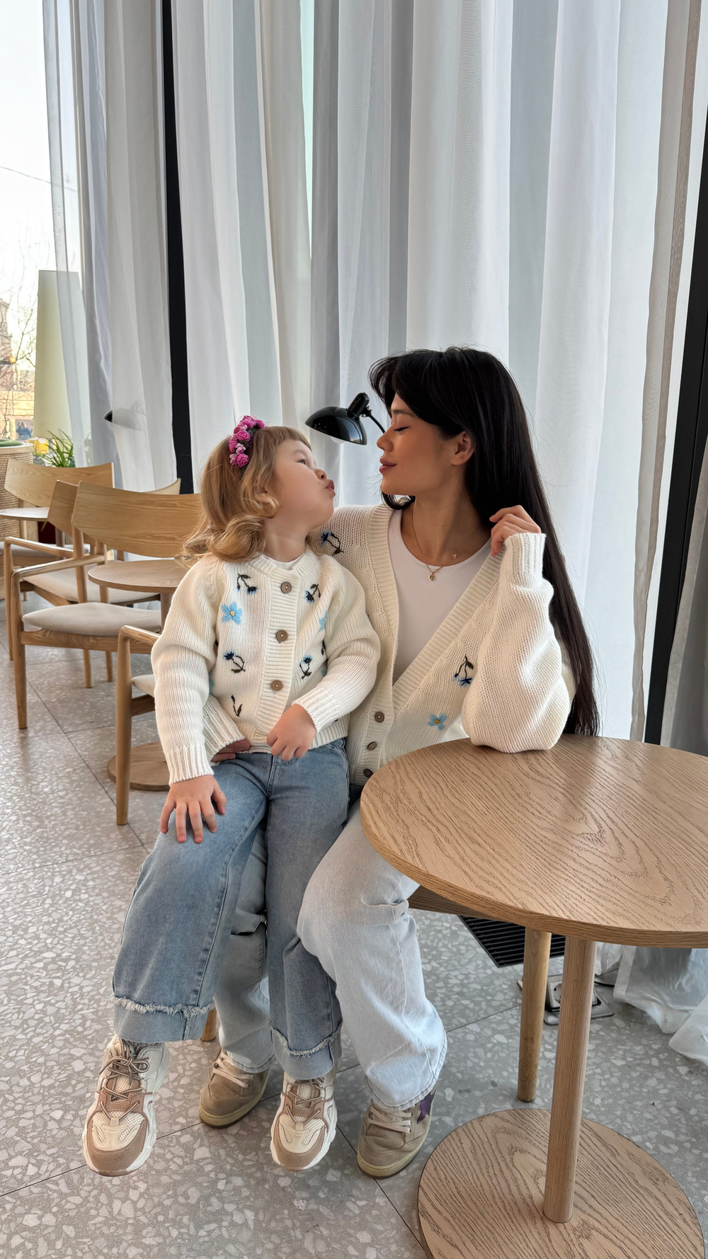 Кардиган с цветами детский