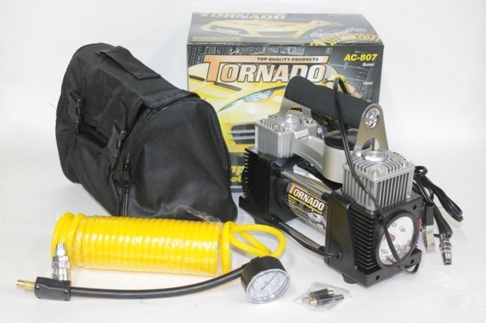 Компрессор поршневой TORNADO метал. двухцилиндровый с фонарем, в сумке (TORNADO)
