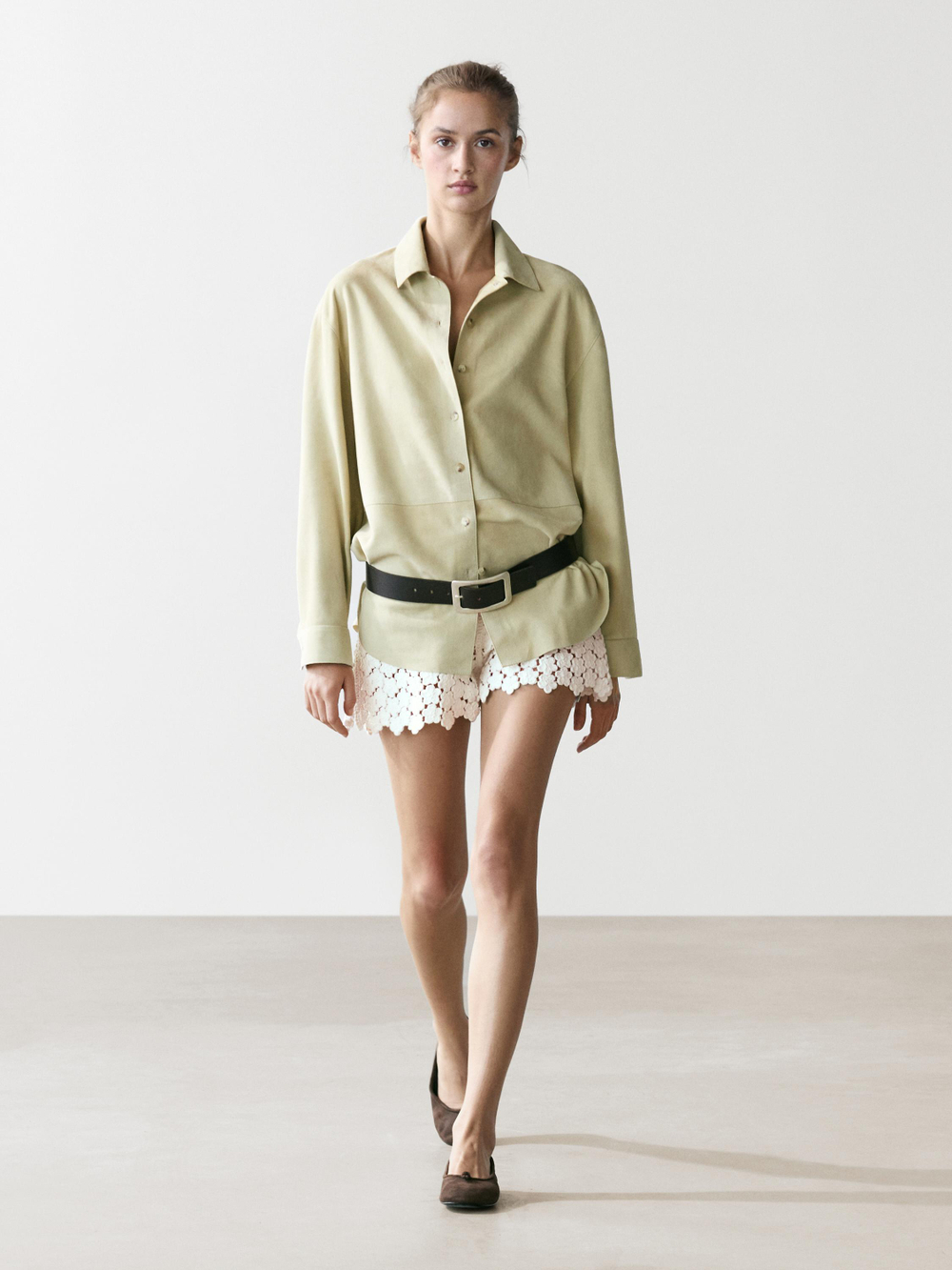 Massimo Dutti Вязаные крючком шорты с цветочным декором, кремовый