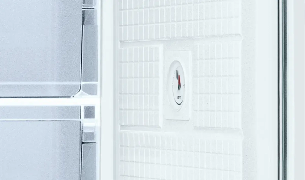 Встраиваемая морозильная камера Bosch GUD 15 ADF0