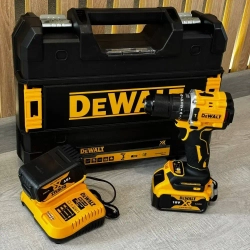 DeWalt Дрель-шуруповерт, 18 В, 40 Нм, 2 АКБ