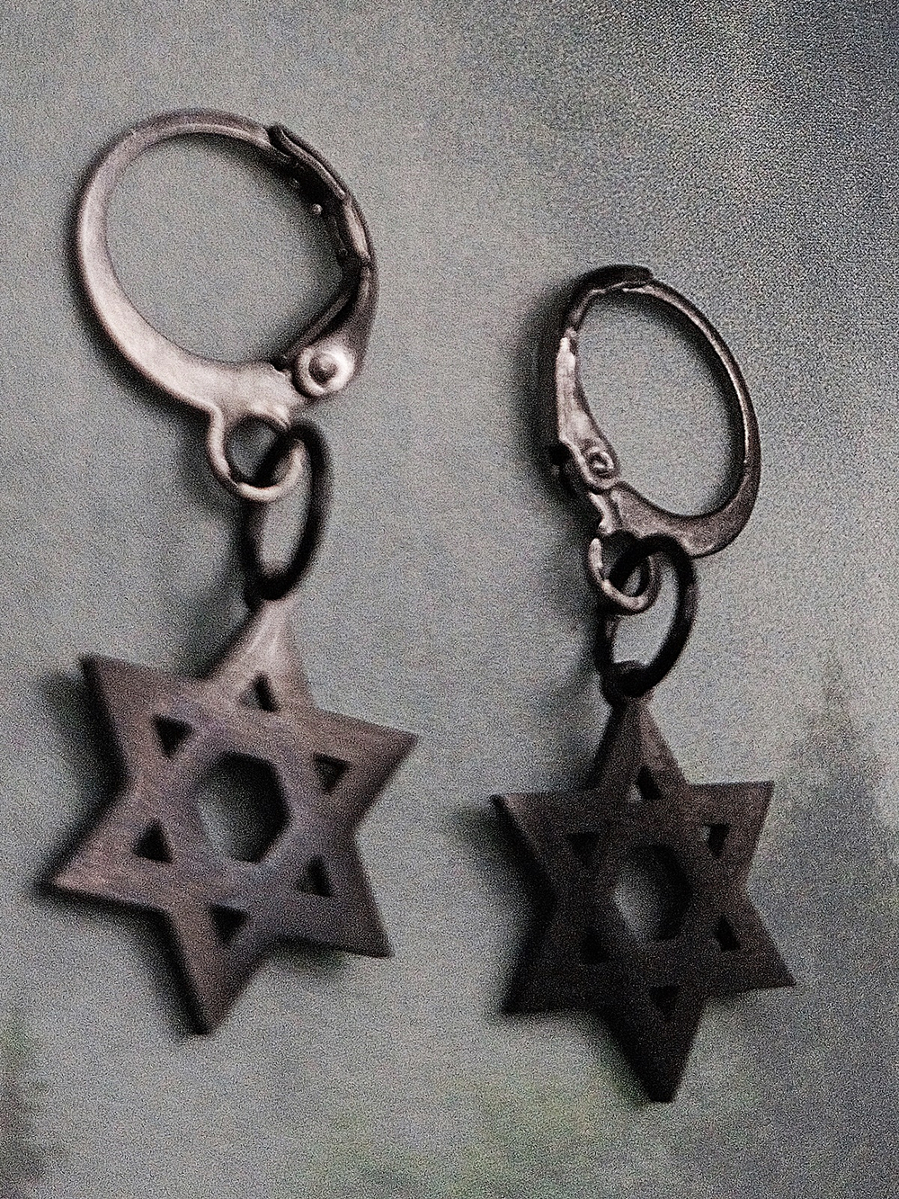 Серьги кольца с подвеской "Звезда Давида" Цена за пару.