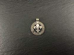 Подвеска. Лилия