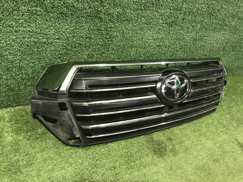 Решетка радиатора Toyota Land Cruiser 200 (2015-2021)