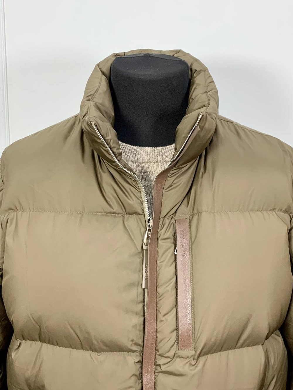 Пуховик Moncler