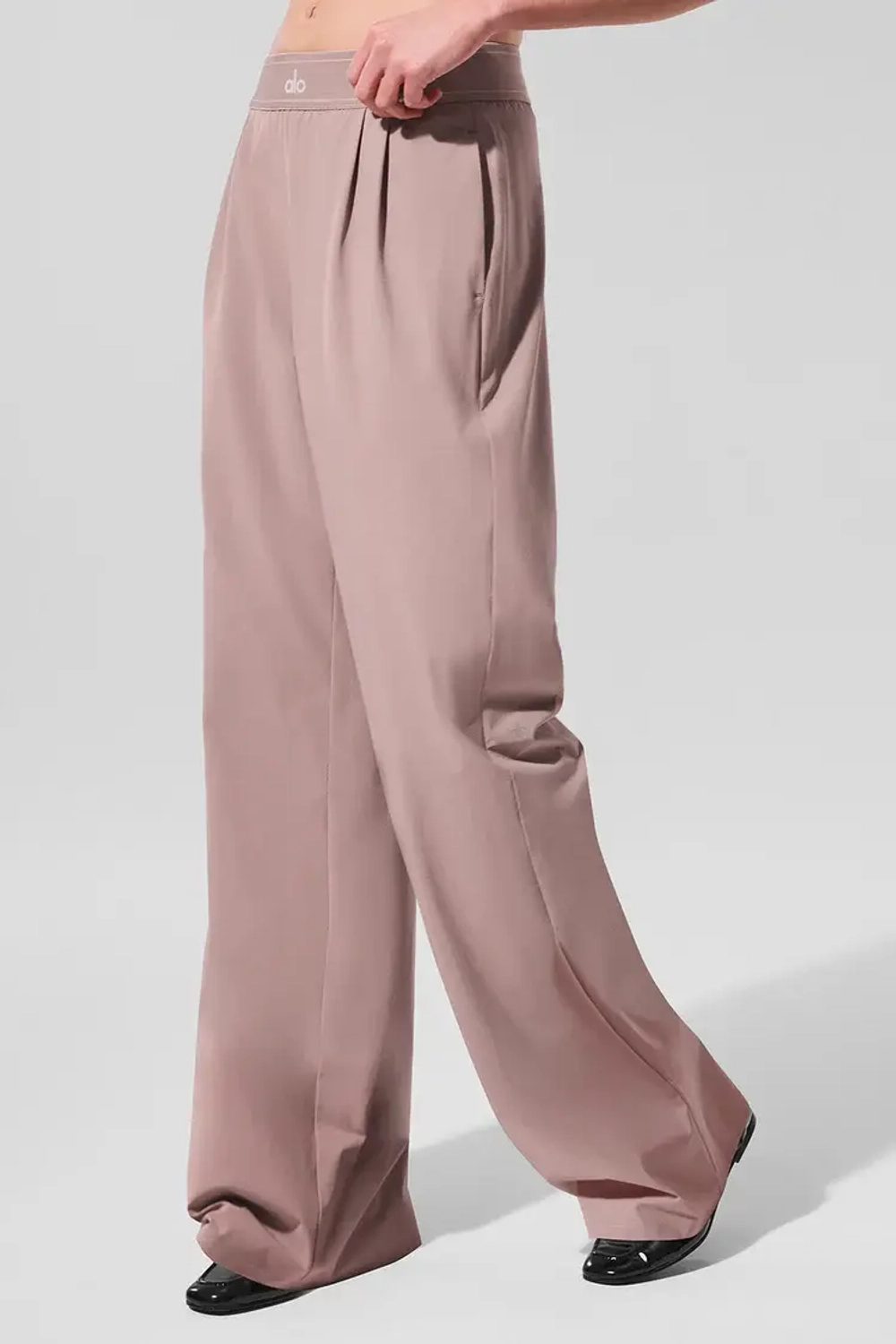 Alo yoga Брюки с эластичным поясом, серо-коричневый