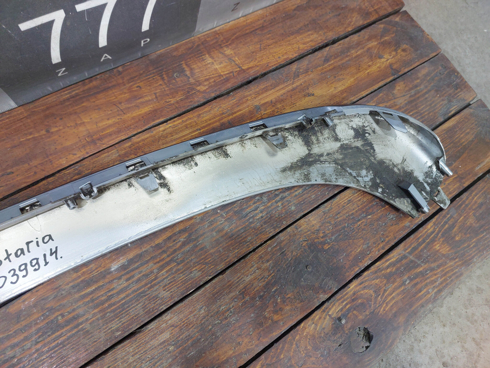 Накладка Молдинг заднего бампера Hyundai Staria (US4) 21-нв Б/У Оригинал 86671CG600