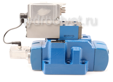 4WRLE25V400L-4X/MXY/24A1 - Пропорциональный сервораспределитель с обратной связью по положению золотника и со встроенным усилителем (OBE), Ду25, A1 = ±10 В, номинальный расход 400 л/мин, схема V, каналы управления XY = X и Y внешние