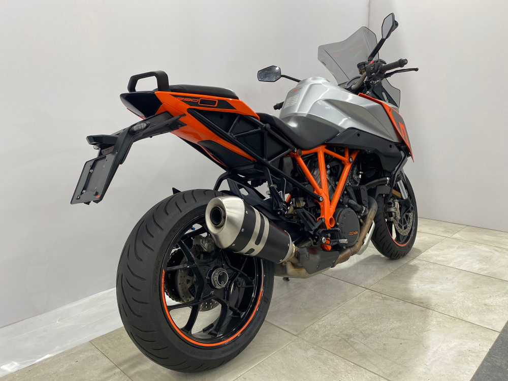 KTM 1290 Superduke GT 044564