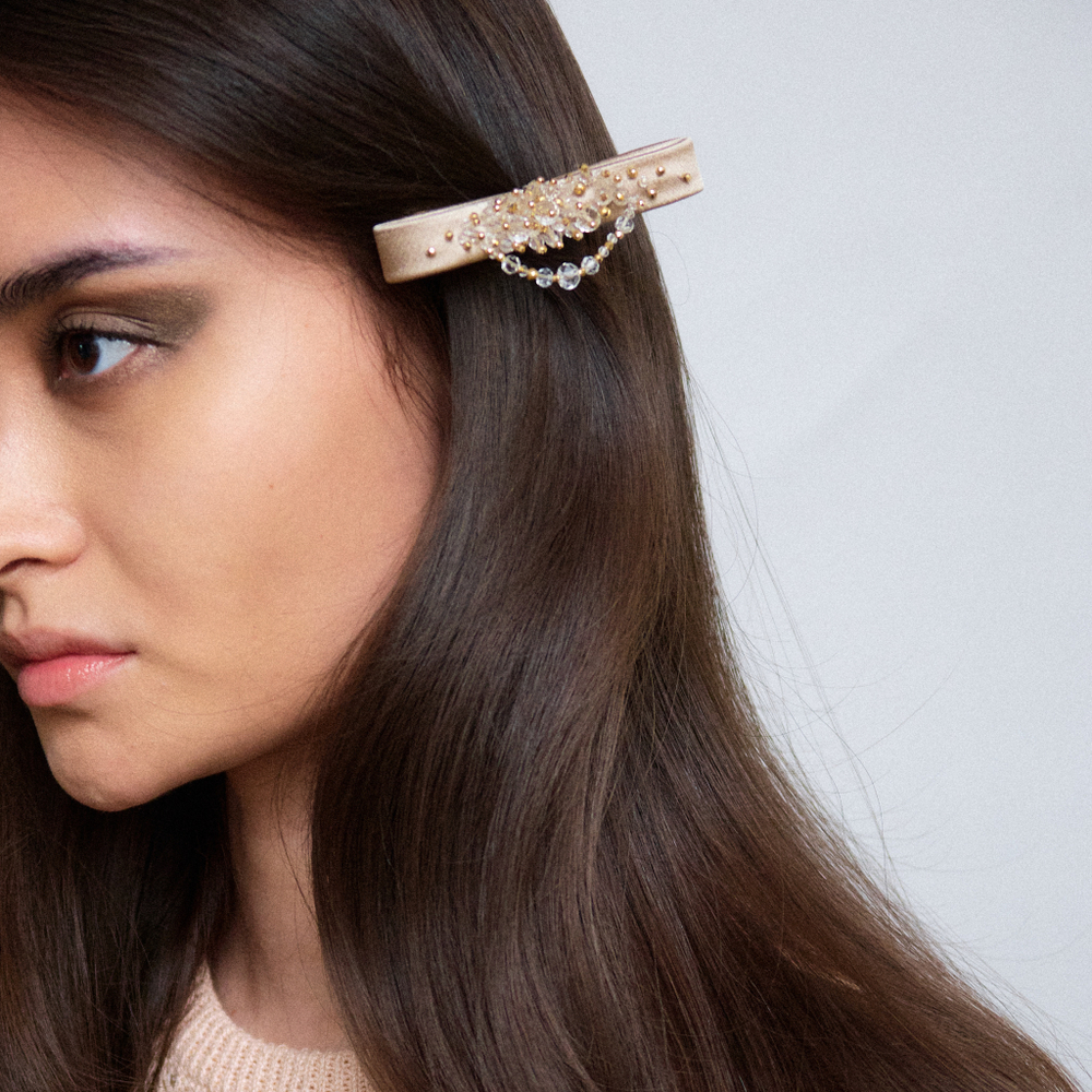 Бант "Стрекоза" бежевый с прозрачным декором