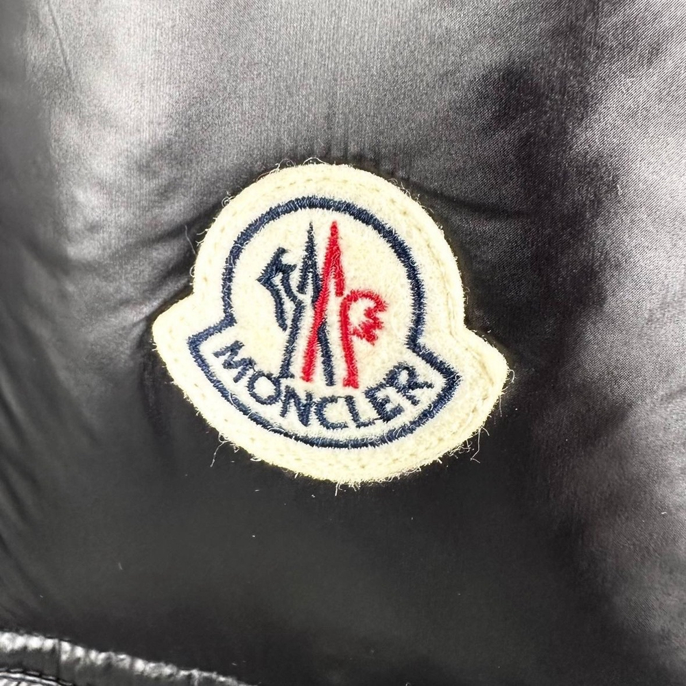 Пуховик Moncler Montbeliard