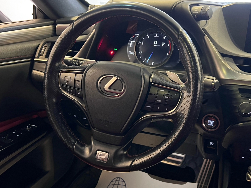 Lexus ES250, 2020 год