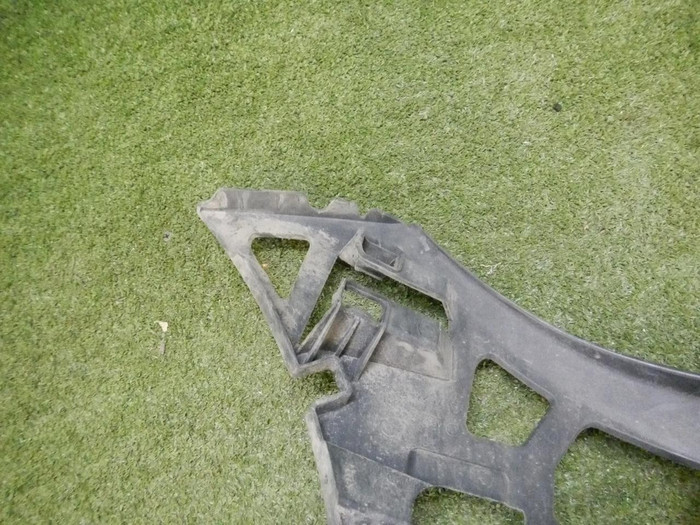 Кронштейн переднего бампера левый Mercedes S W222 (2013-2017)