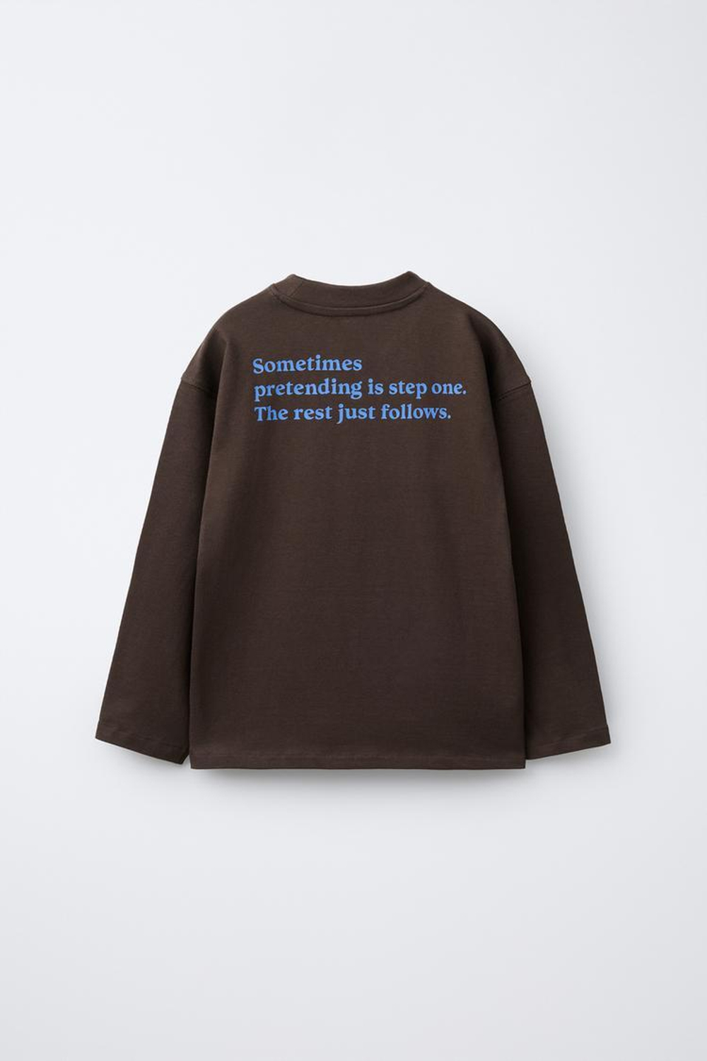 ZARA ФУТБОЛКА С КОНТРАСТНЫМ ТЕКСТОВЫМ ПРИНТОМ, ШОКОЛАДНЫЙ