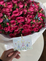 Букет из яркой кустовой пионовидной розы и оксипеталума