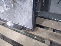 Радиатор двигателя Toyota Land Cruiser 200  Б/У Оригинал 1640051040