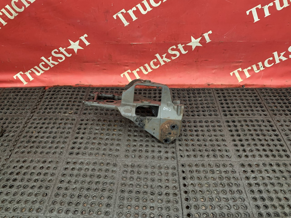 Кронштейн рессоры передней правый 2021г.