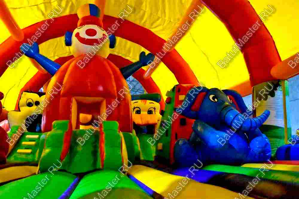 Надувной батут "Зверята с крышей 3" со скалодромом, 13*7*6 м