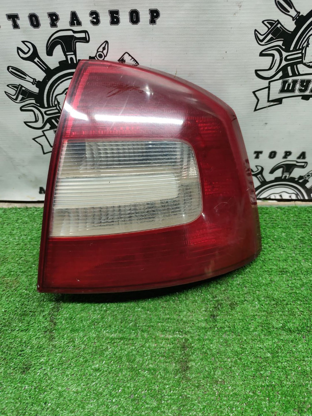 Фонарь задний правый Skoda Octavia II рестайлинг (2008 2013) 2011 с пробегом