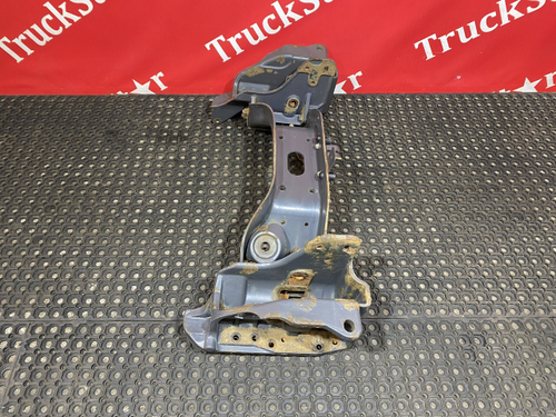 Траверса рамы поперечная