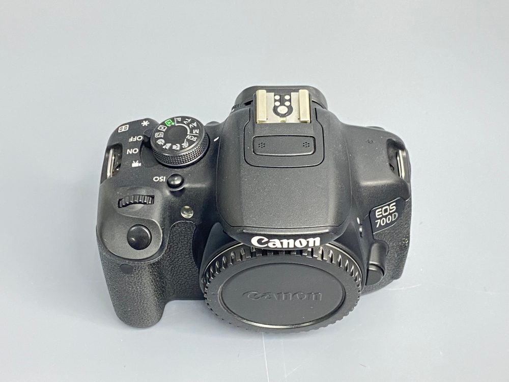 Canon EOS 700D 100 кадров
