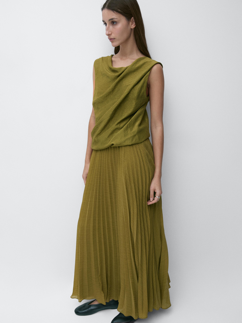 Massimo Dutti Длинное плиссированное платье, фисташково-зеленый