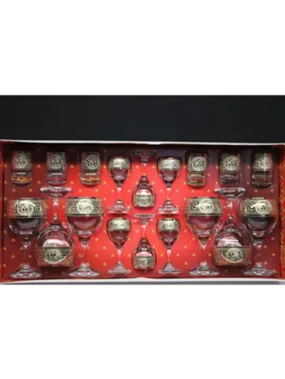 Подарочный набор 18 предметов с фужером