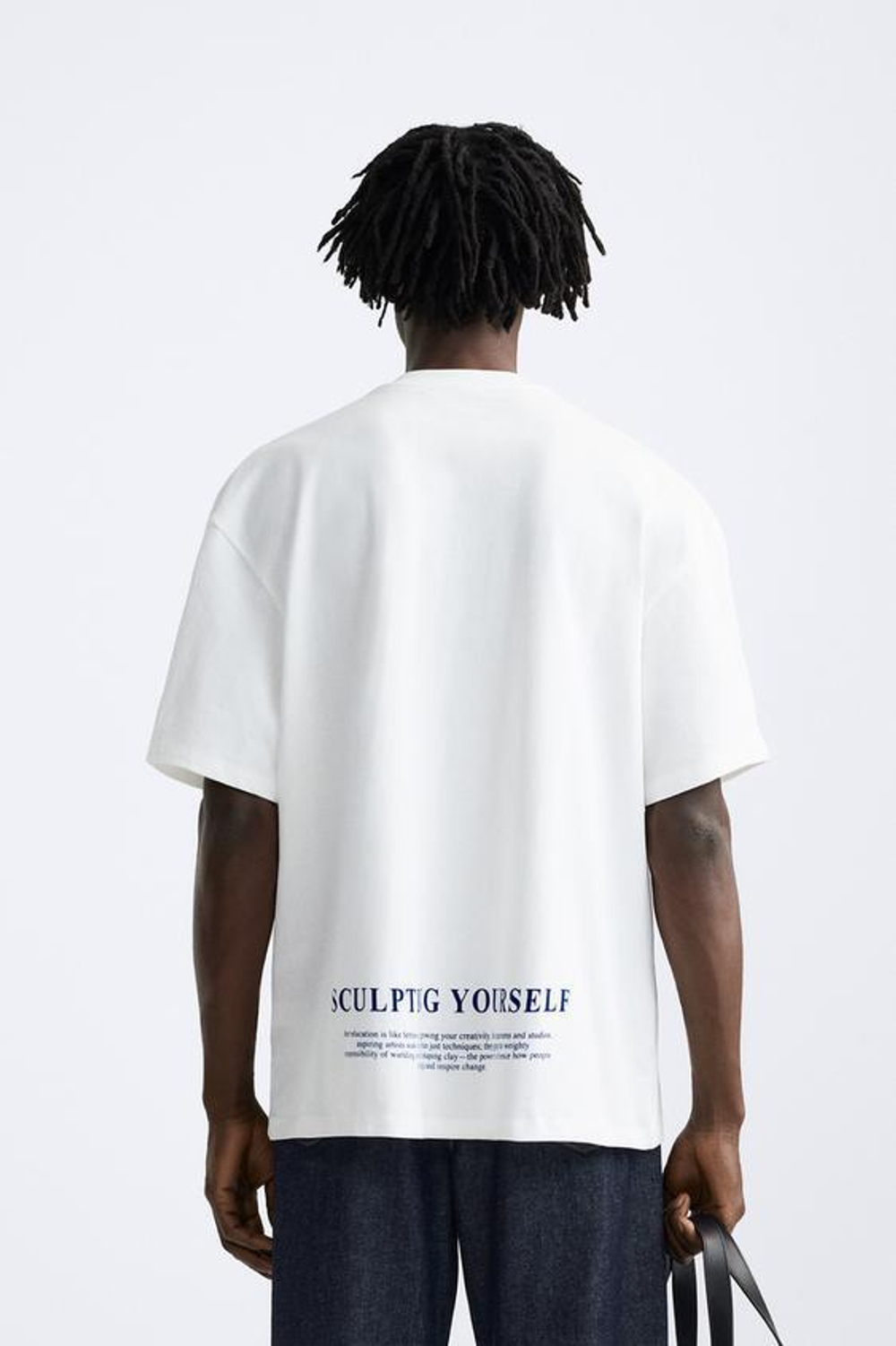 ZARA ФУТБОЛКА С КОНТРАСТНЫМ ПРИНТОМ, БЕЛЫЙ