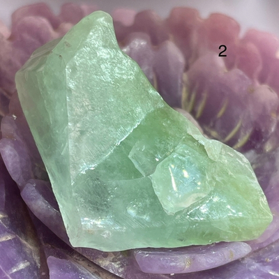 40776 Кальцит зеленый необработанный 28-40мм