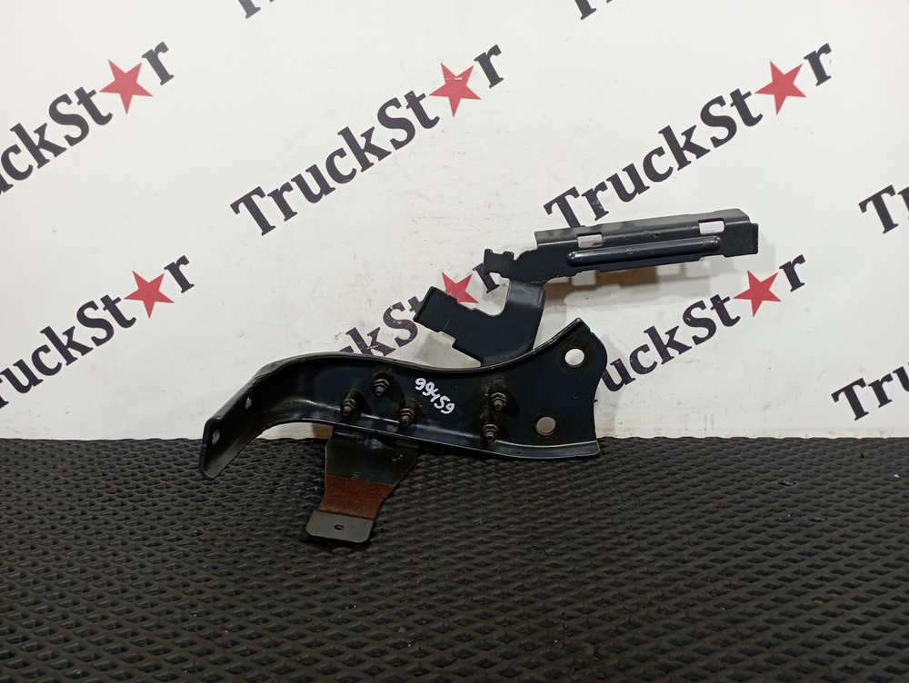 Кронштейн подножки правой 2020г.