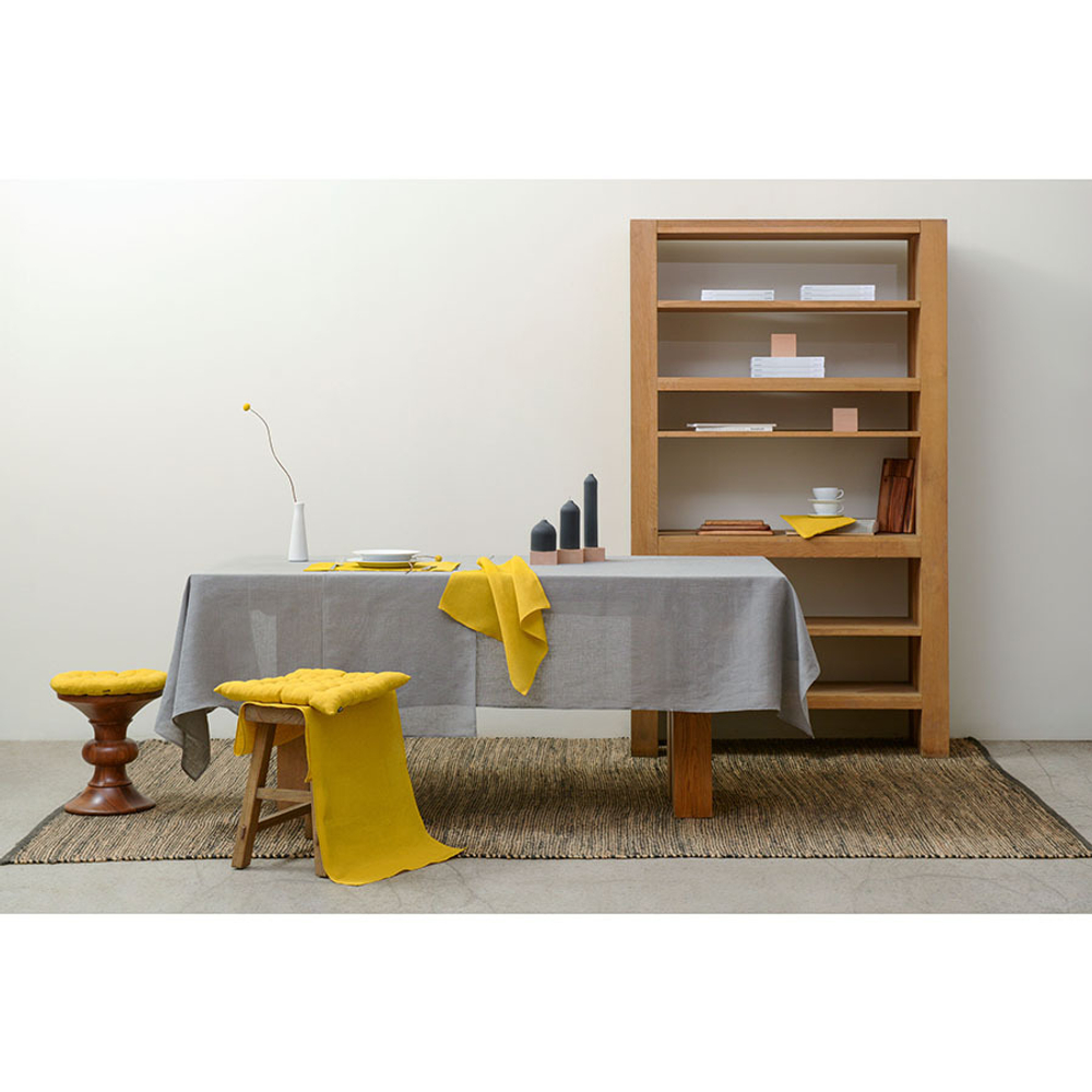 Подушка на стул из стираного льна горчичного цвета из коллекции essential, 40х40x4 см