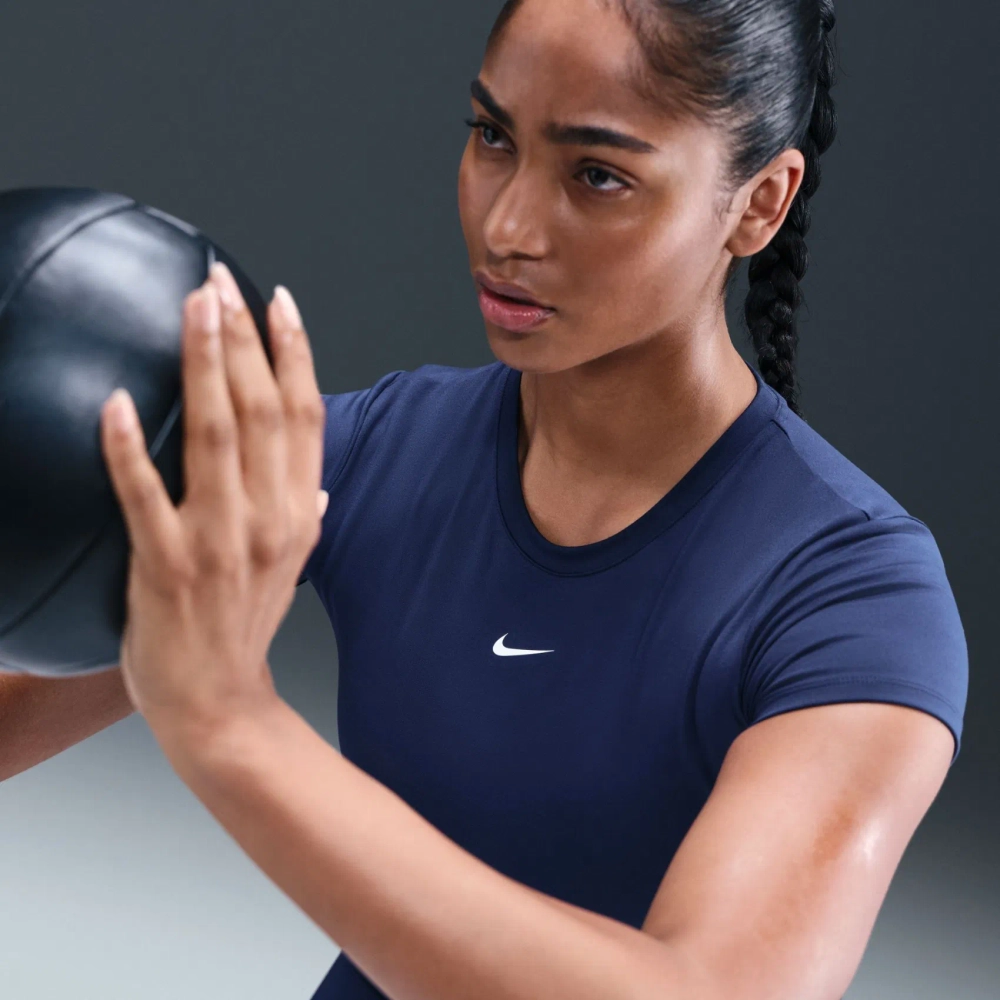 IM9638-410 Футболка тренировочная Nike One Fttd Ss Top W