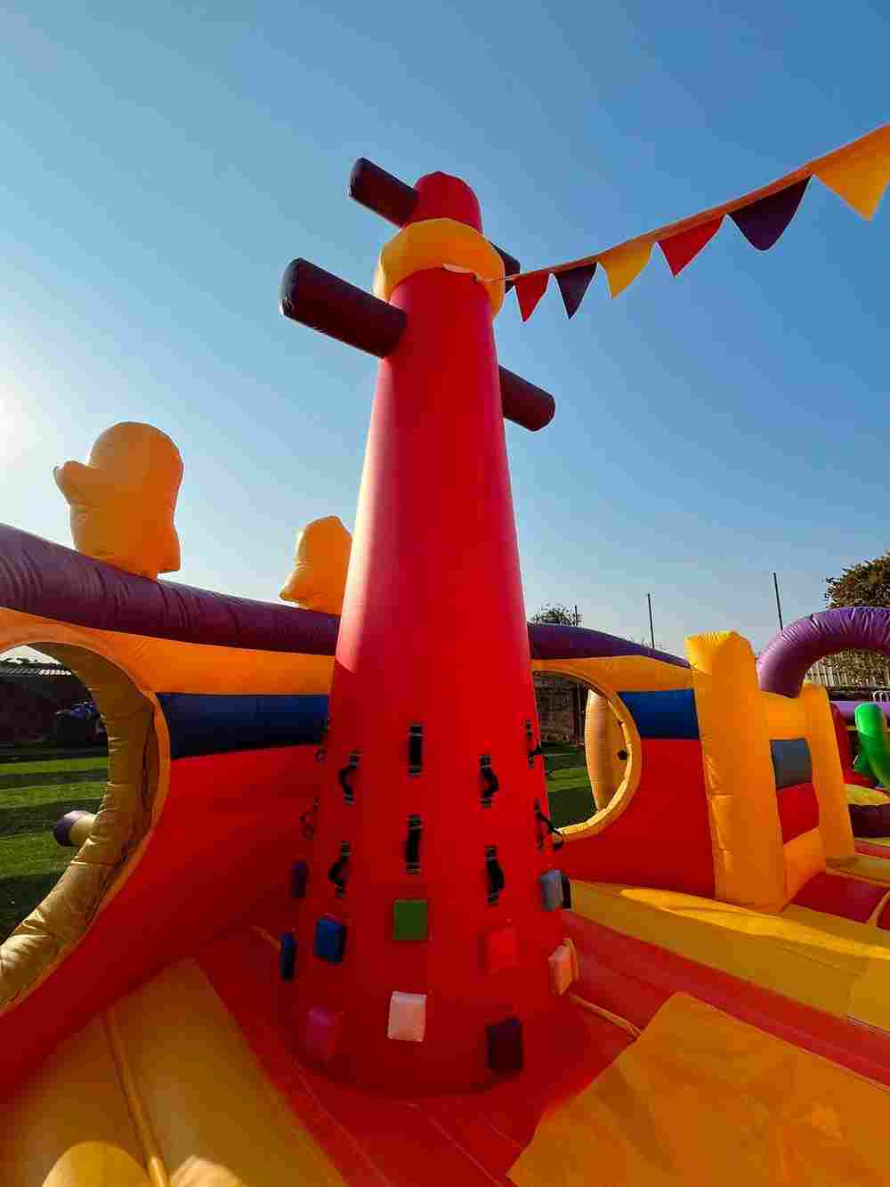 Коммерческий надувной батут «Затерянный остров», 10*9*6 м