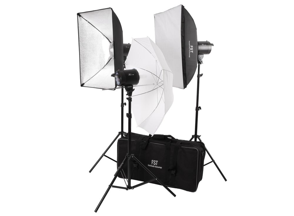 Комплект студийного света FST F-300 Novel KIT