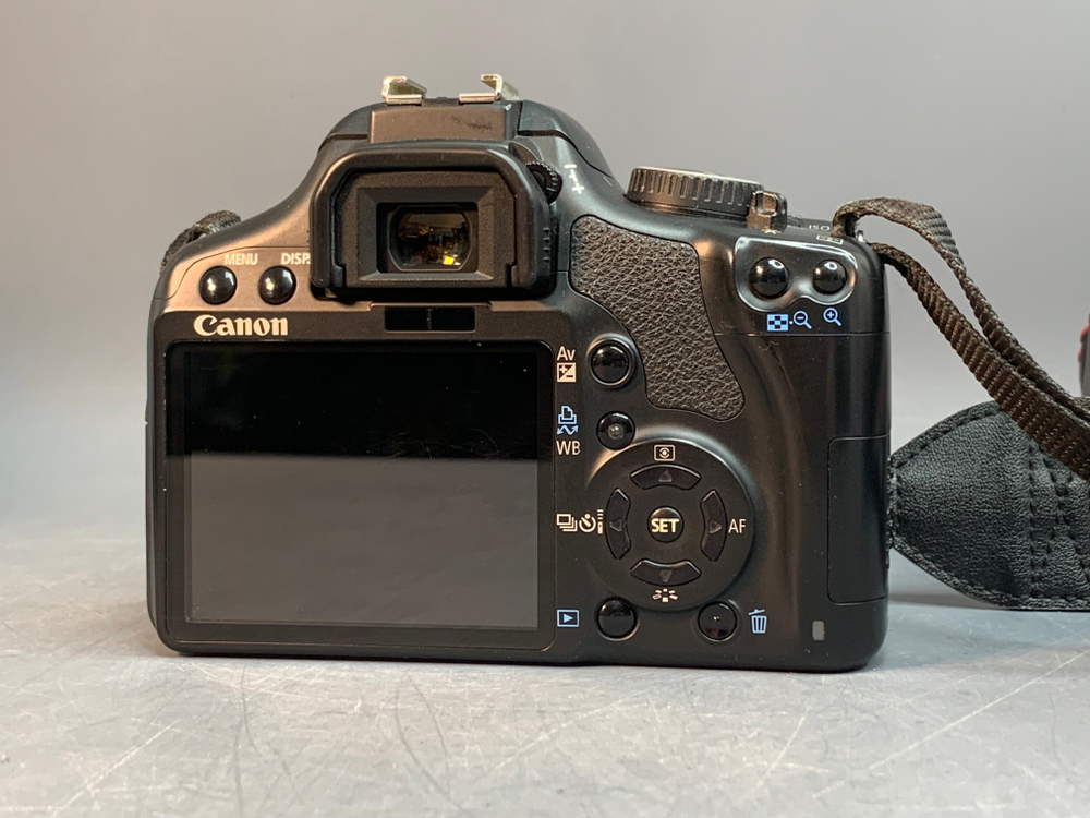 Canon 450D kit 18-55mm IS II 26.000 кадров