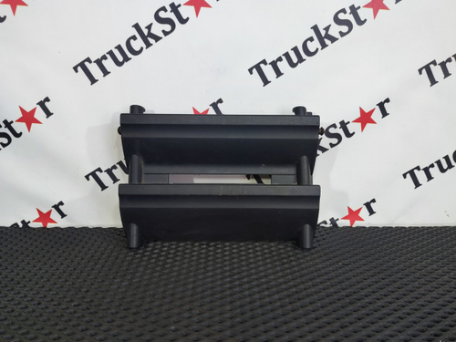 Накладка решетки радиатора правая