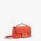 Сумка Fendi Baguette Midi красный