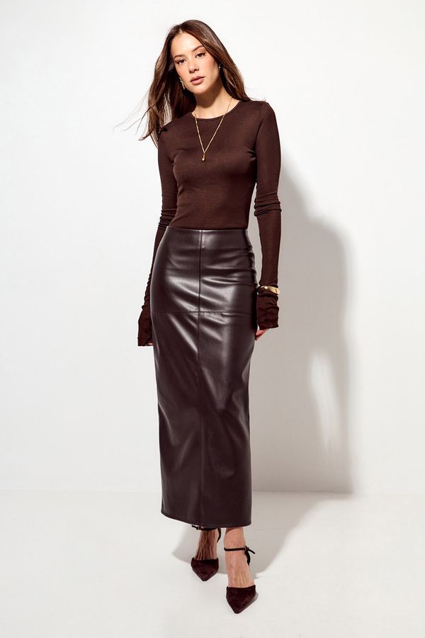 Юбка карандаш из экокожи шоколадного цвета