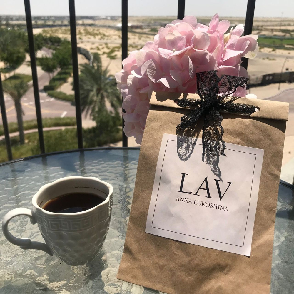 Скатерть на стол новогодняя (50*50см)-салфетка-дорожка "Еловая гирлянда" LAV ANNA LUKOSHINA