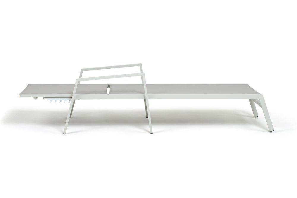 "Парма" шезлонг, каркас алюминий светло-серый (RAL7035) муар, ткань текстилен светло-серая