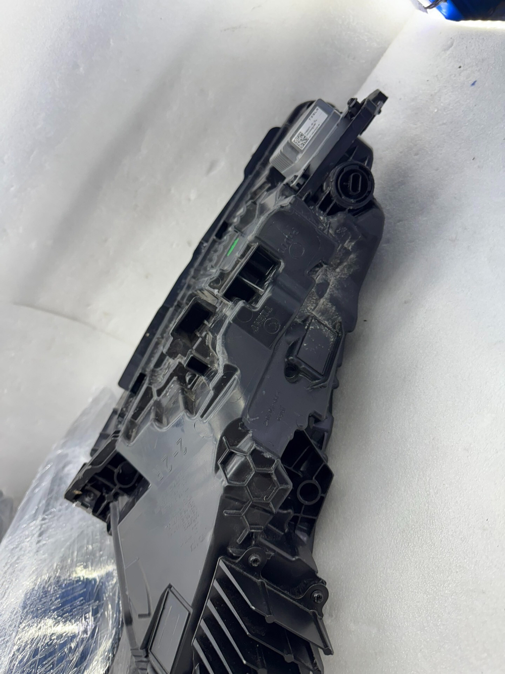 Оригинальная левая фара Tesla Model 3 (2023),